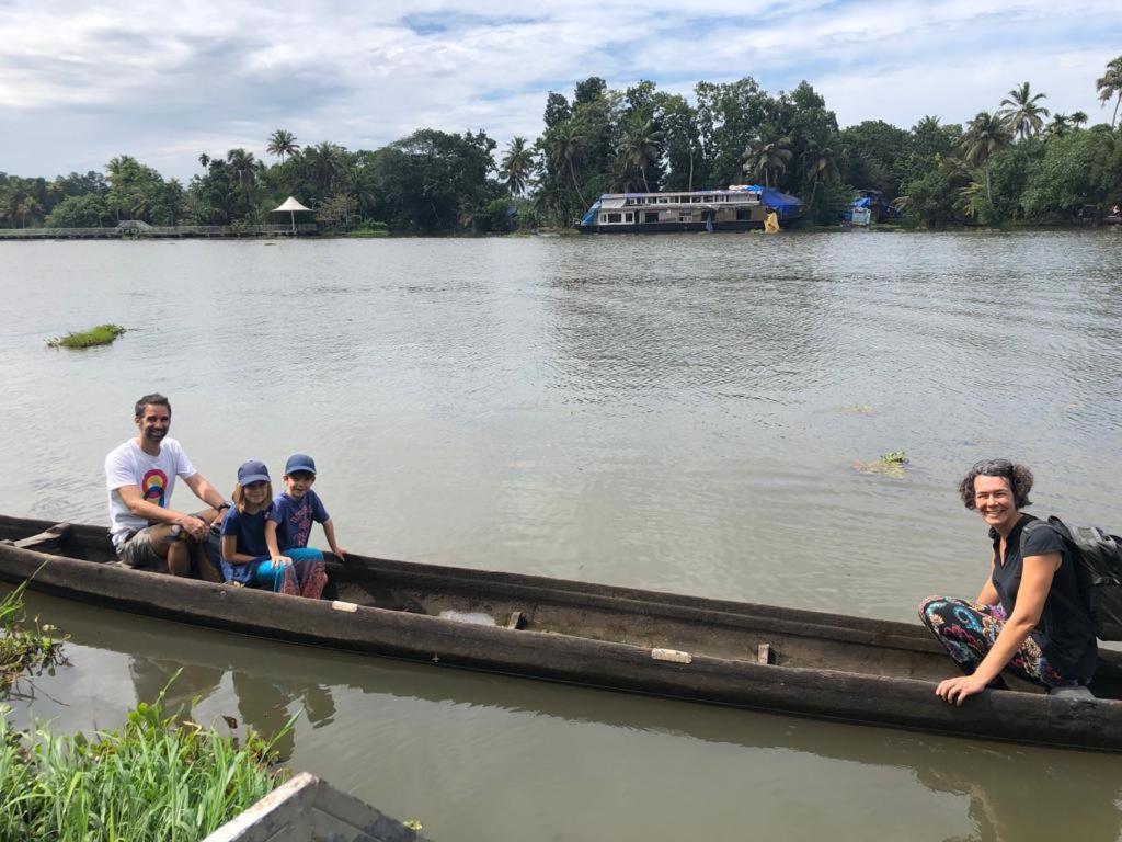 Ayana'S Homestay Alappuzha Esterno foto